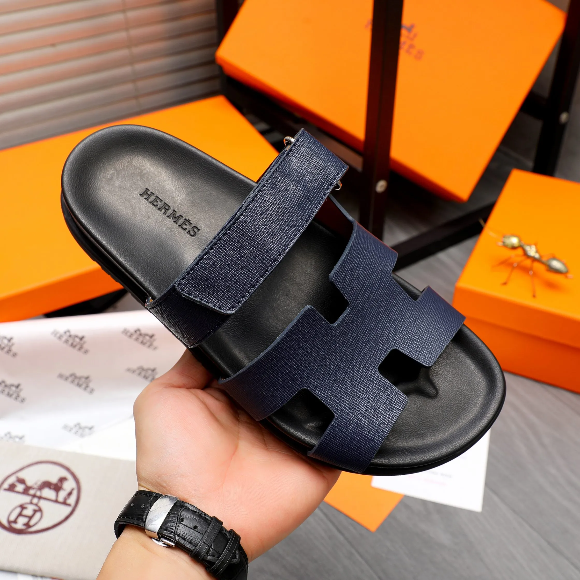 Men's shoes 💰340 Product trademark: Hermes "Hermes" Couple's slippers Regular size: 36-46 Product material: Selected vertical grain cowhide upper, microfiber lining, original outsole